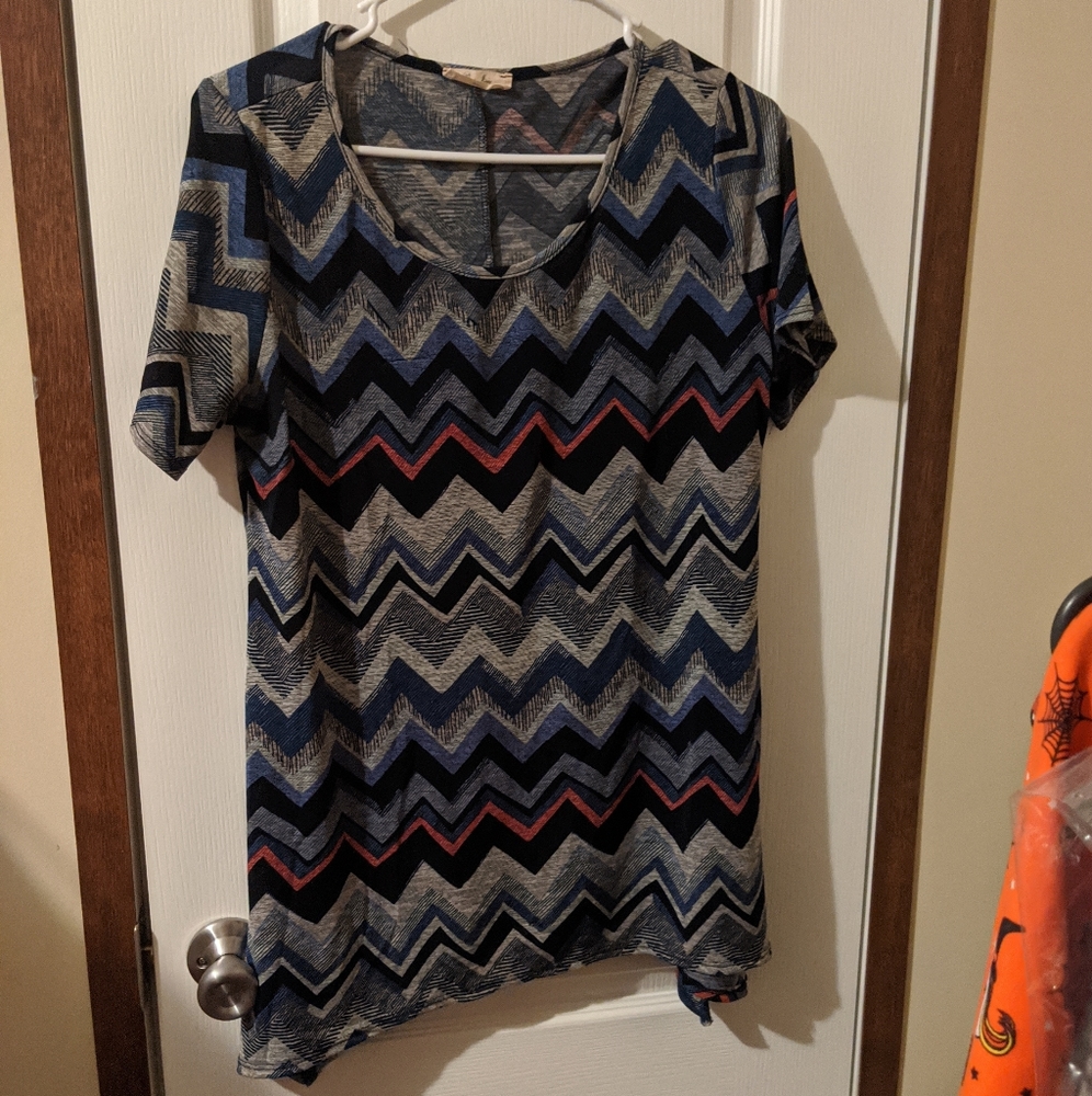 SALE Rue Juju Short Sleeve Chevron Multi Color Tunic Top Tee Short Sleeve